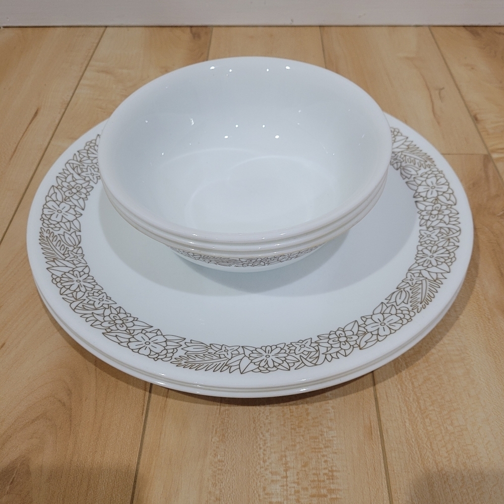 Corelle Woodland Brown, 3 Dinner Plates and 3 Bowls